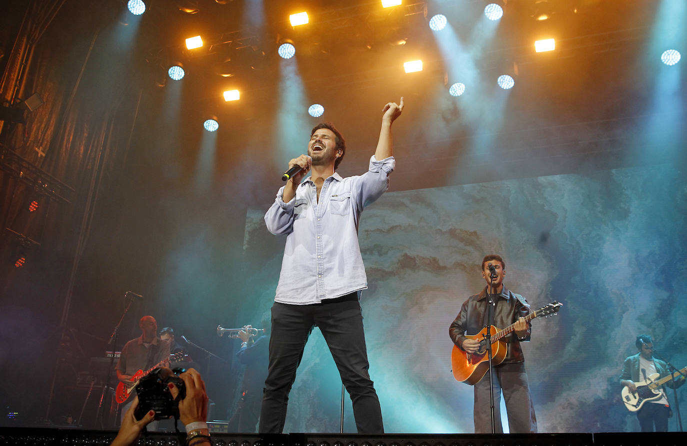 Taburete anima el recinto de La Ería