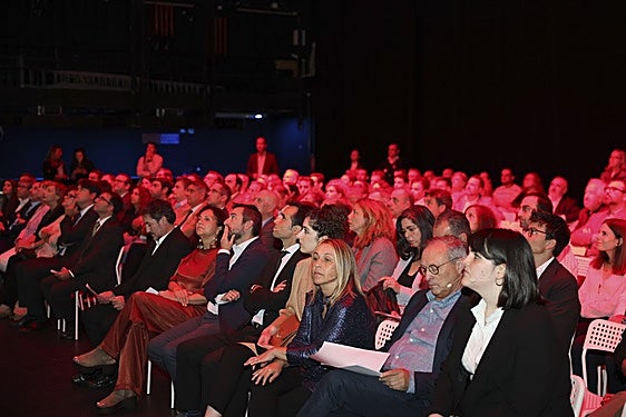 El público sigue las intervenciones de un encuentro en el que también se habló de innovación social.
