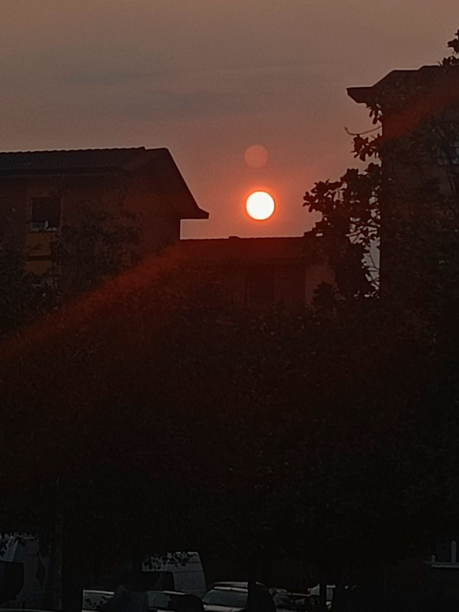 Las imágenes de un &#039;oscuro&#039; amanecer en Asturias