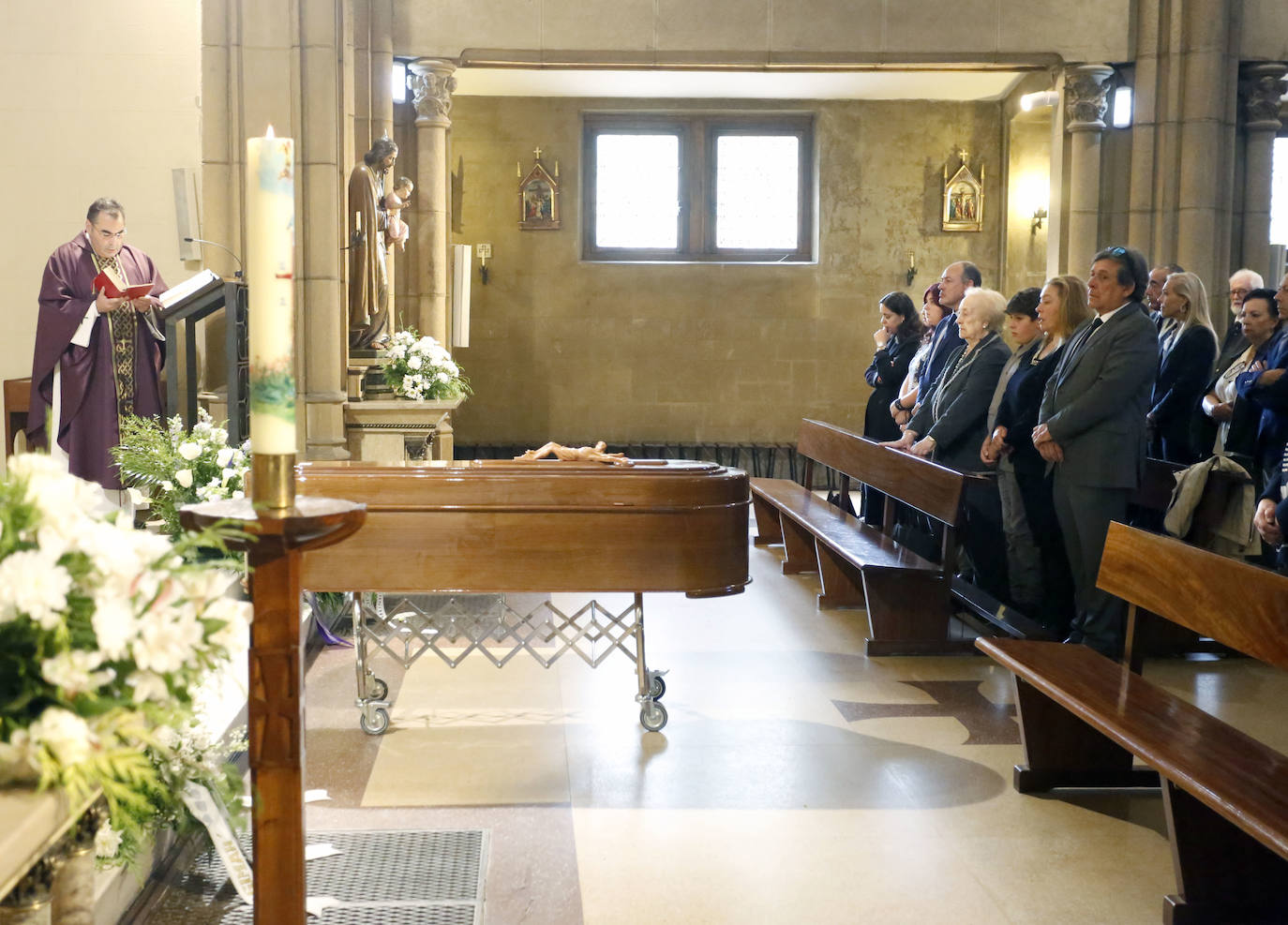 Multitudinaria despedida a Luis Torres, presidente de la Cocina Económica