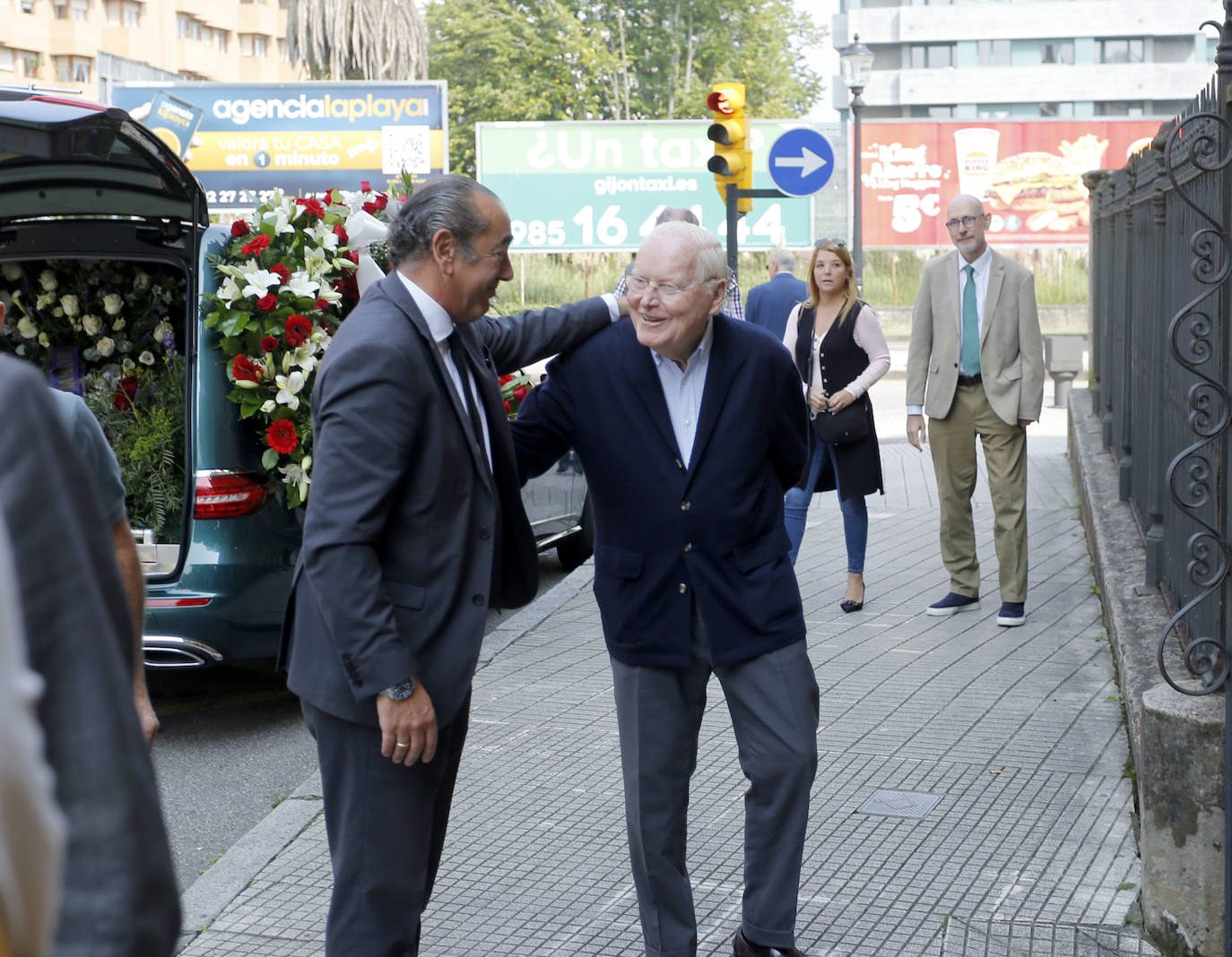 Multitudinaria despedida a Luis Torres, presidente de la Cocina Económica