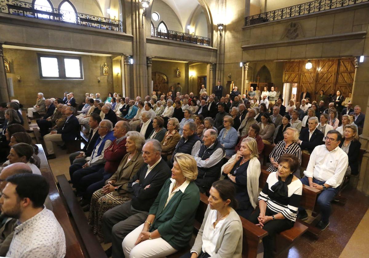 Multitudinaria despedida a Luis Torres, presidente de la Cocina Económica