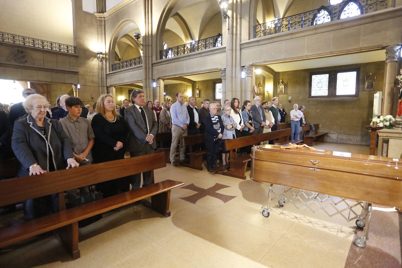 Multitudinaria despedida a Luis Torres, presidente de la Cocina Económica