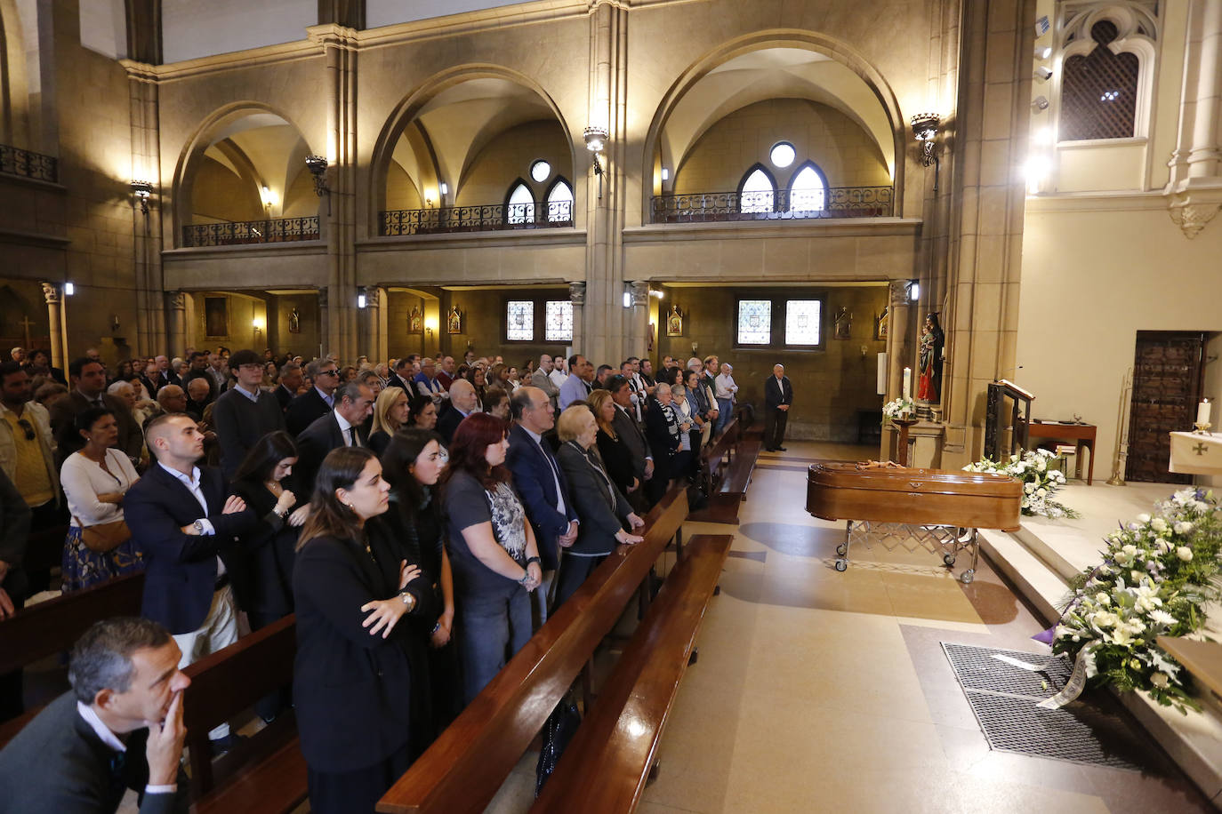 Multitudinaria despedida a Luis Torres, presidente de la Cocina Económica