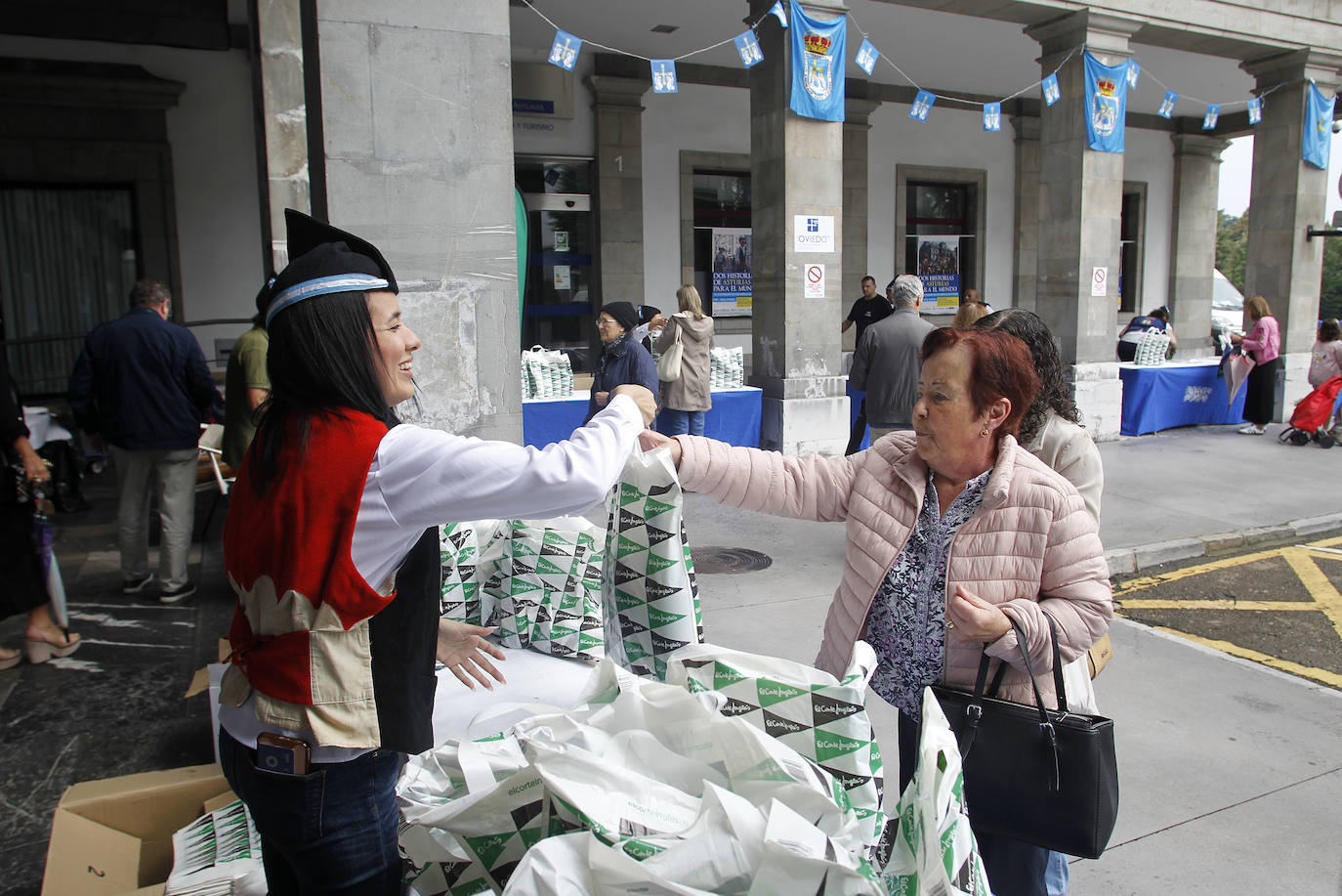 Reparto del bollo en Oviedo