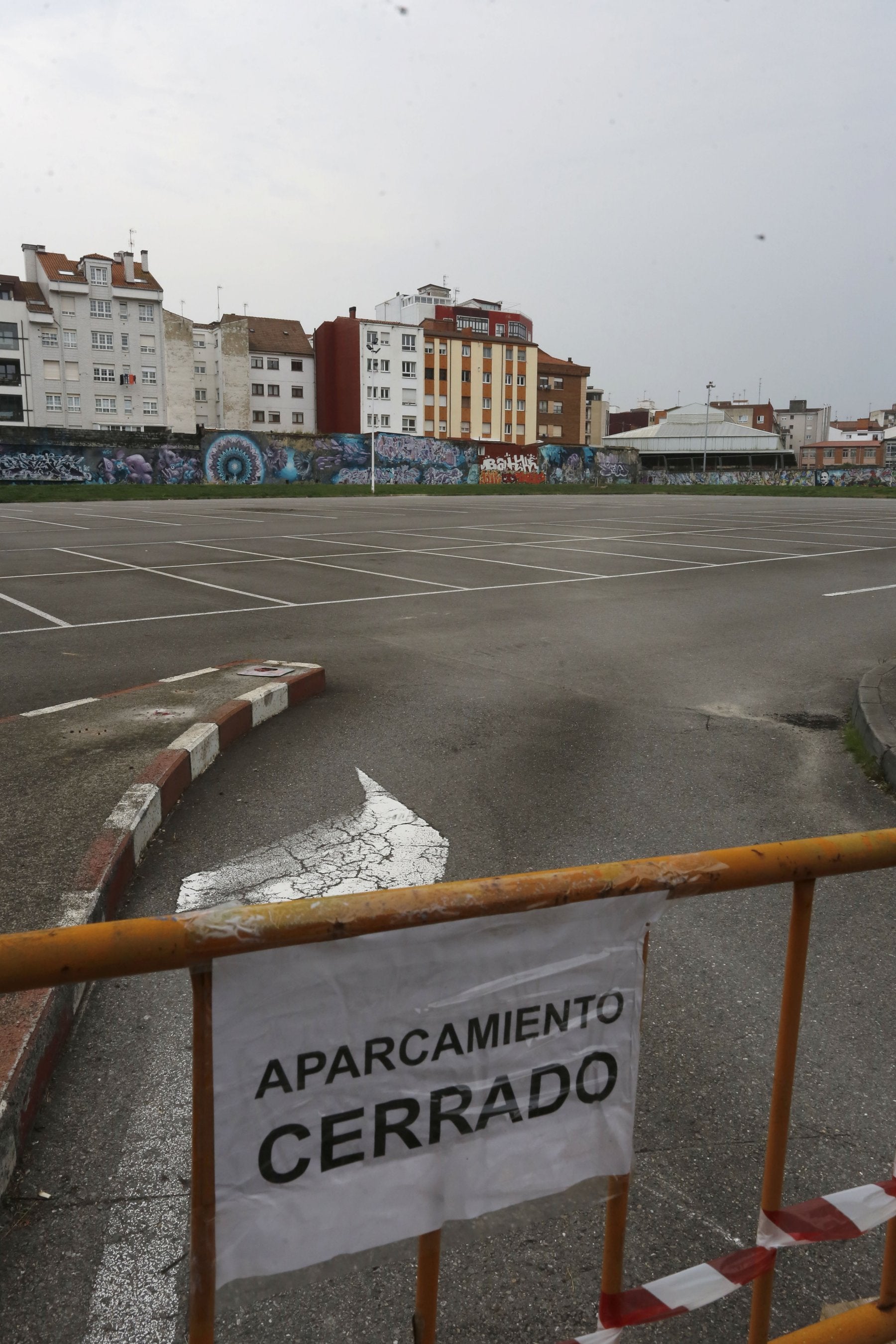 El cierre del aparcamiento de Peritos ha supuesto la pérdida de 260 plazas, aunque eran de pago.