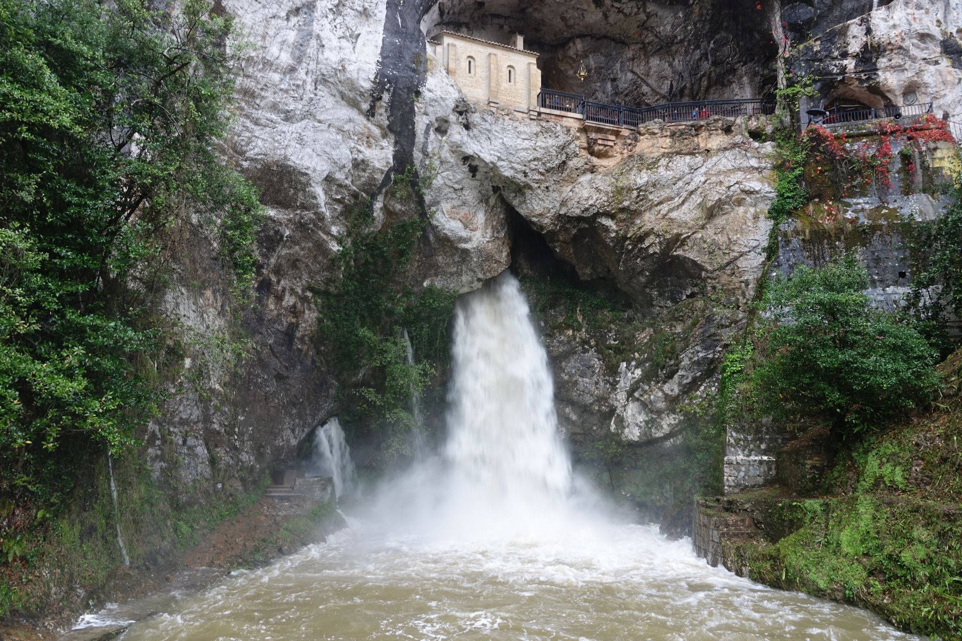 El paso de Aitor por Asturias, en imágenes