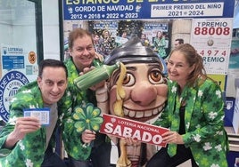 Los hermanos Acebal celebrando el premio.