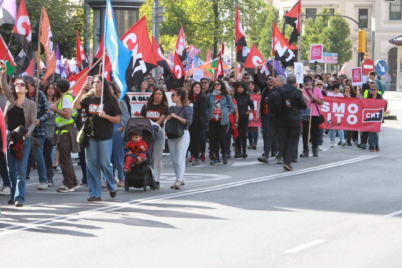 Marcha de apoyo del sindicalismo en Gijón a &#039;Los seis de la Suiza&#039;