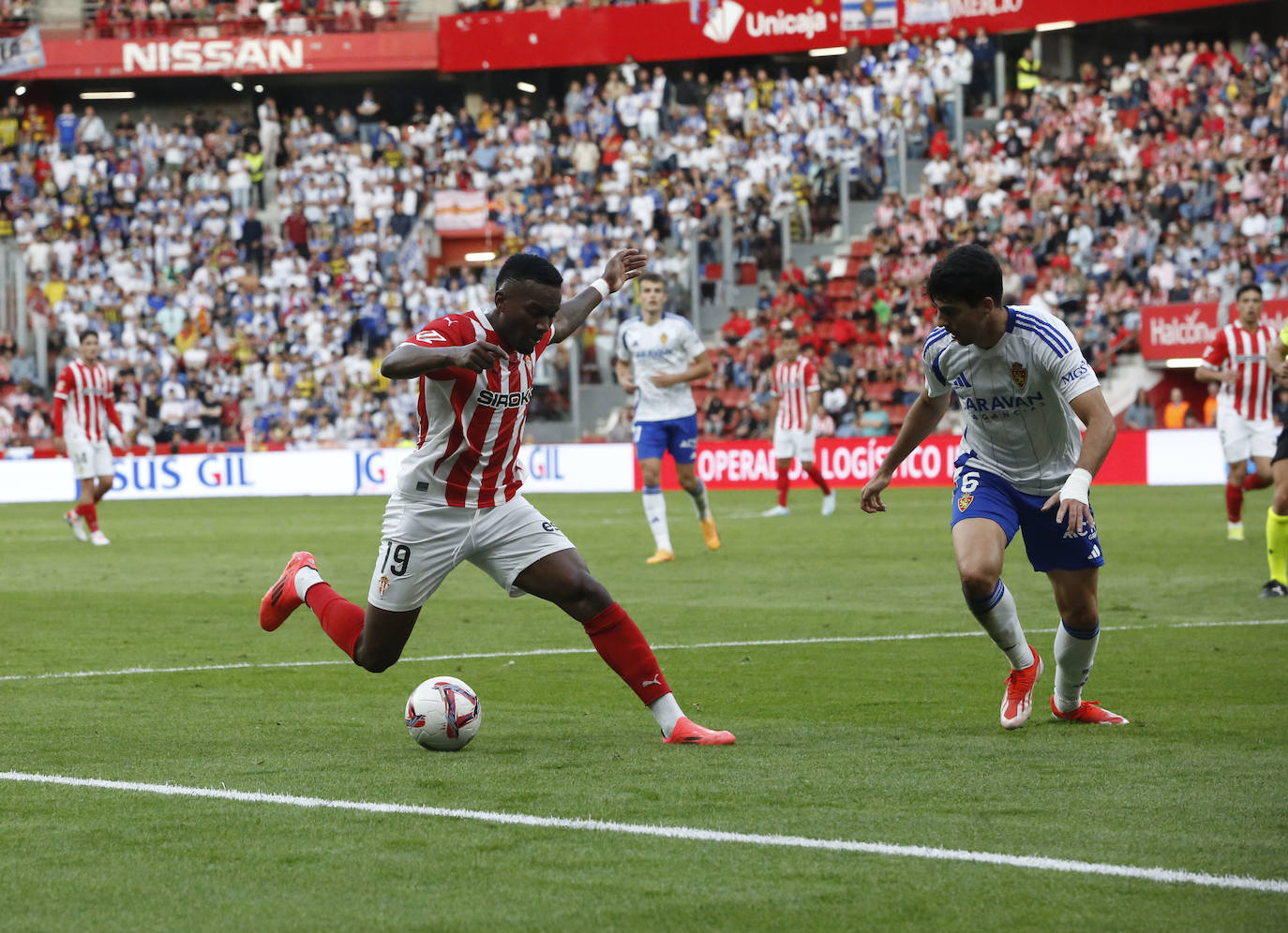 Las mejores imágenes del Sporting de Gijón - Real Zaragoza