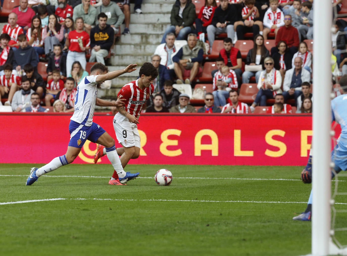 Las mejores imágenes del Sporting de Gijón - Real Zaragoza