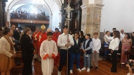 El arzobispo Jesús Sanz entra en el templo de Campo la Vega.