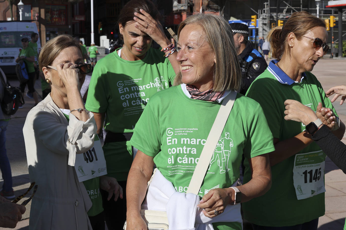 Una marea verde marcha contra el cáncer en Gijón