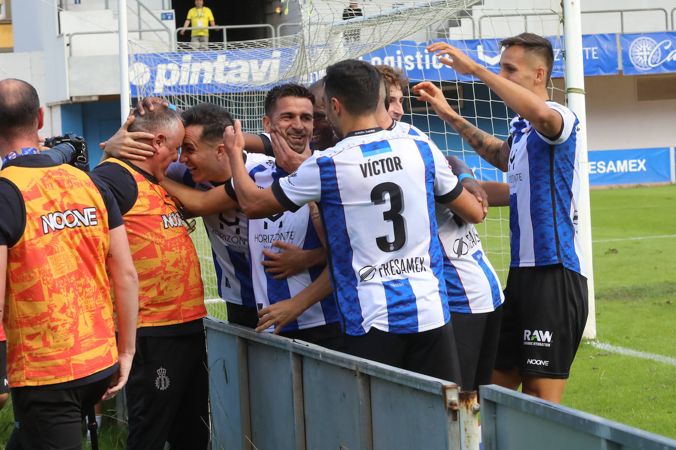 Las mejores imágenes del Real Avilés - Laredo