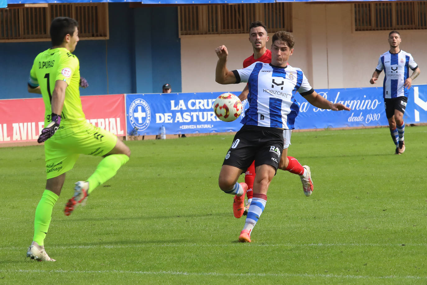 Las mejores imágenes del Real Avilés - Laredo