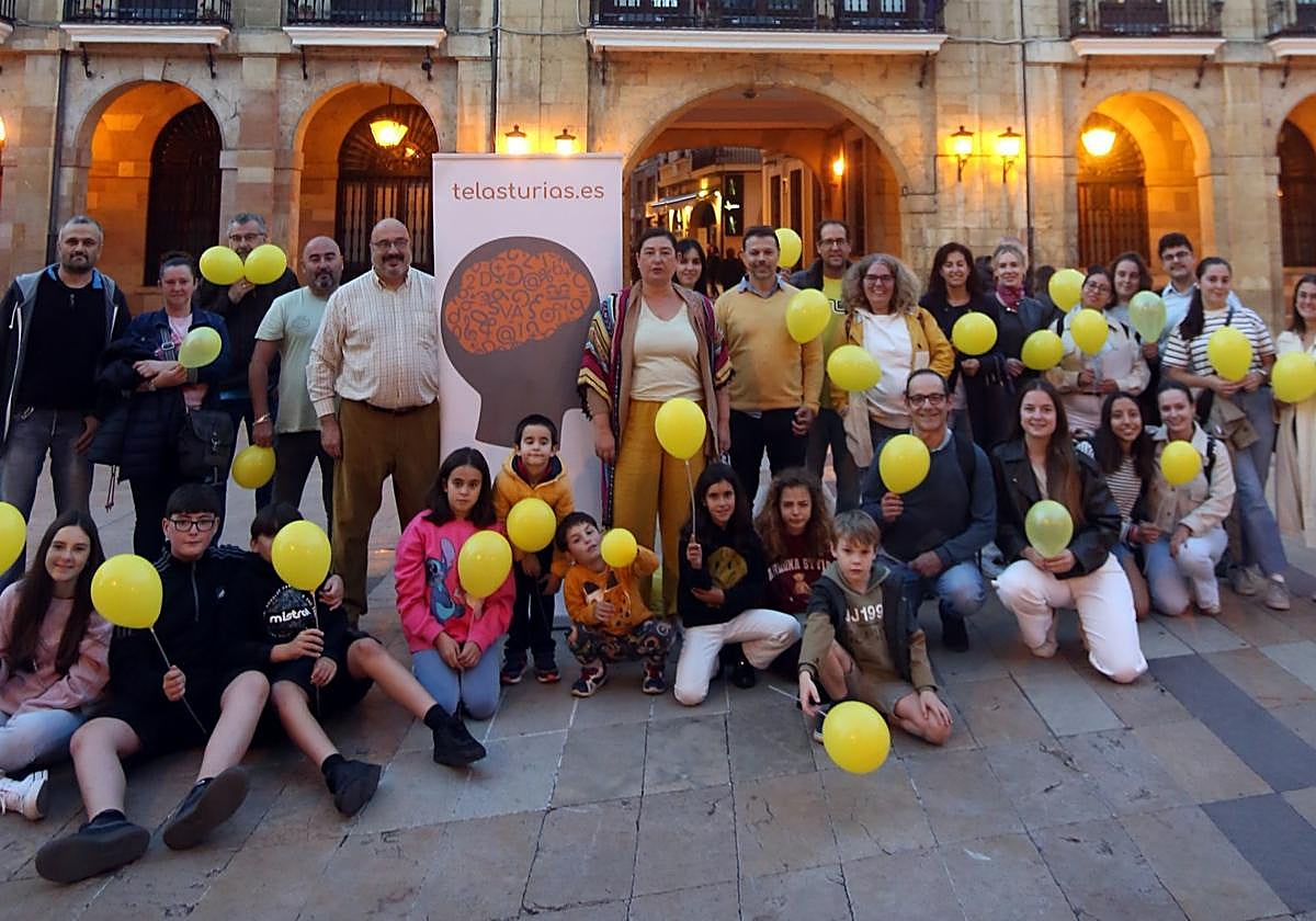 Un momento de la concentración en la plaza del Ayuntamiento.
