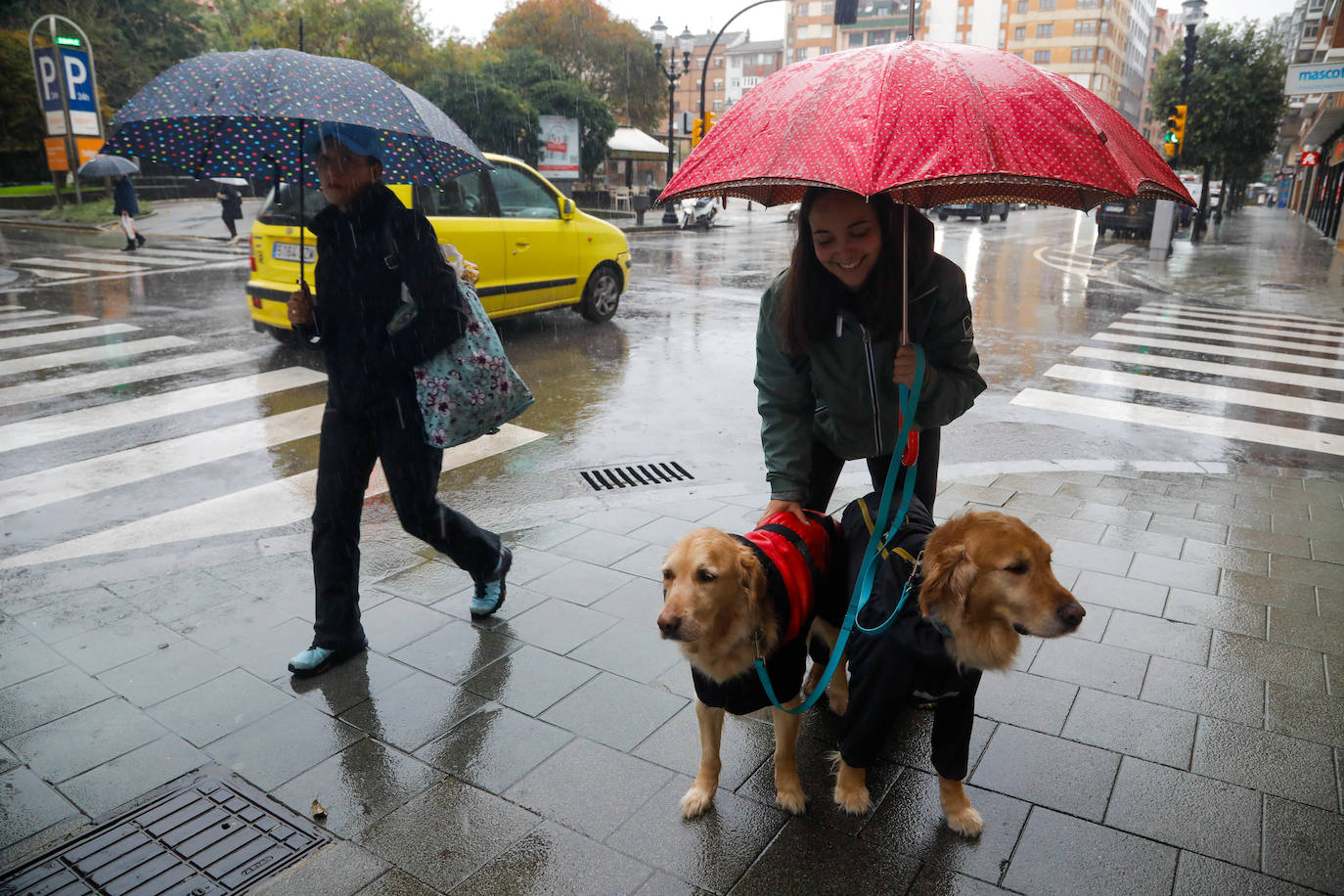 La lluvia viene para quedarse en Asturias: las imágenes del tiempo