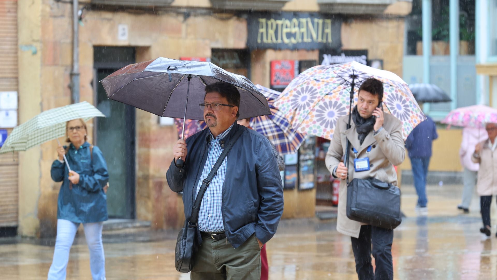 La lluvia viene para quedarse en Asturias: las imágenes del tiempo