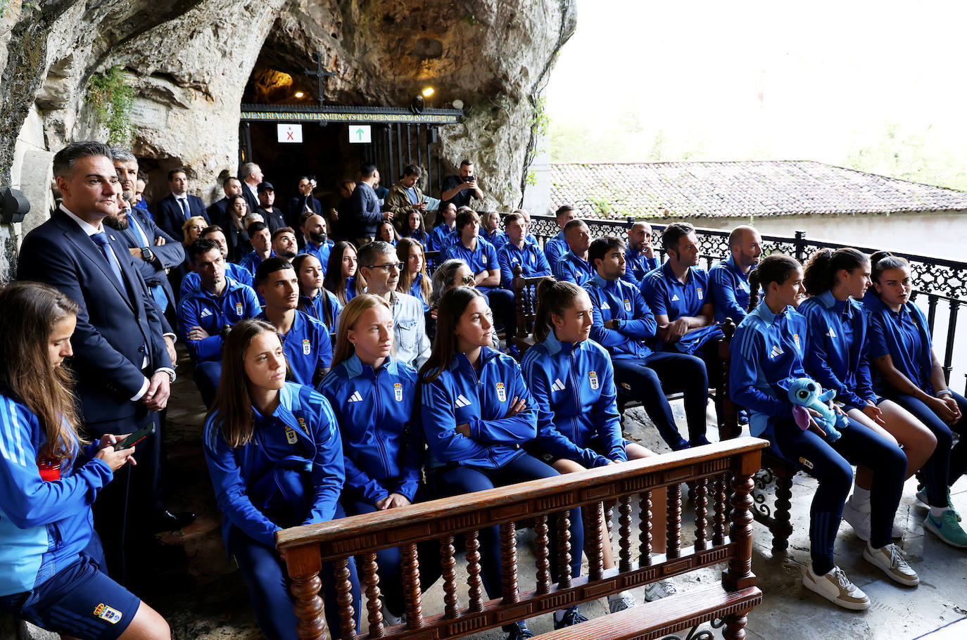 La Santina bendice al Real Oviedo, en imágenes