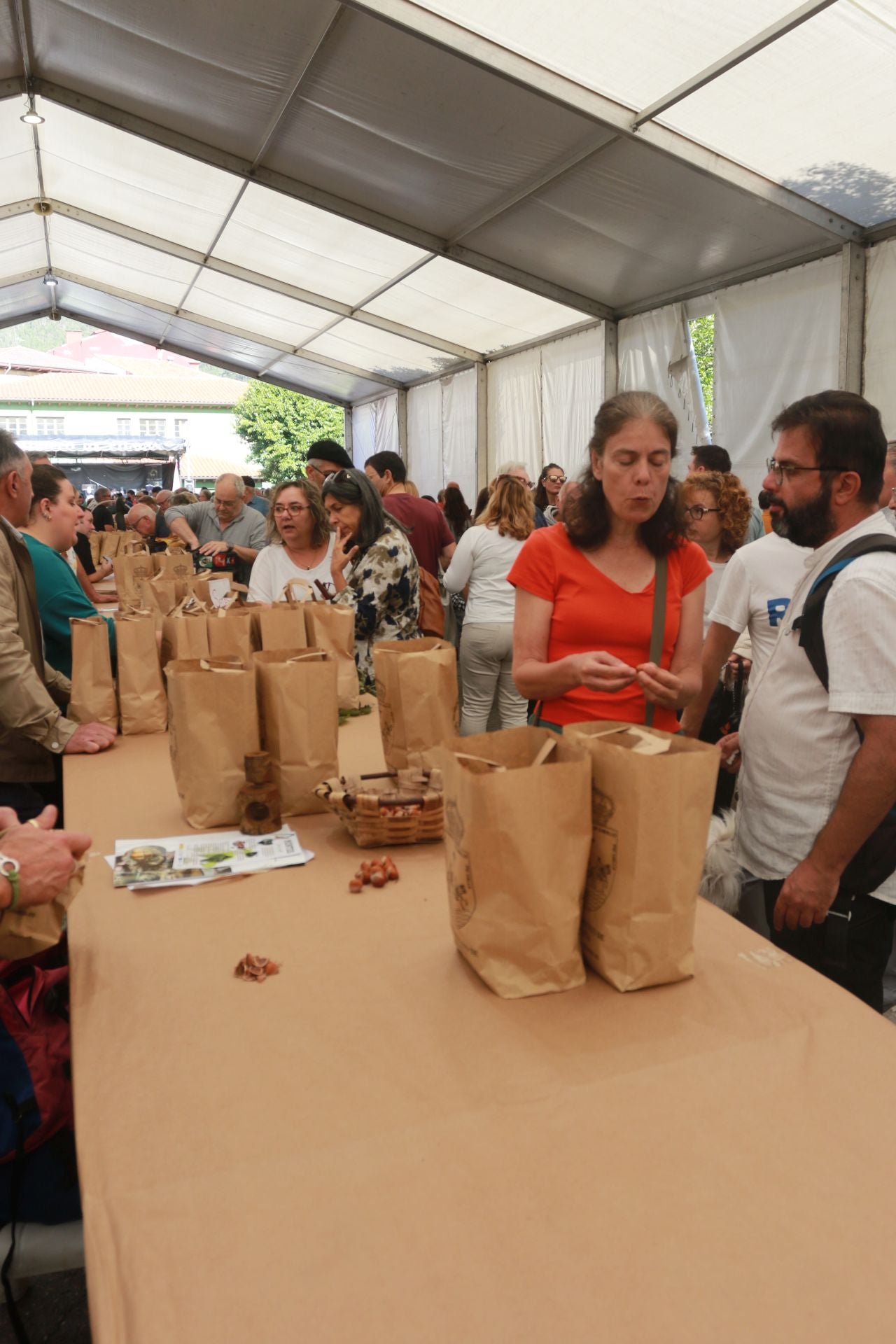 El Festival de la Avellana de Infiesto, en imágenes