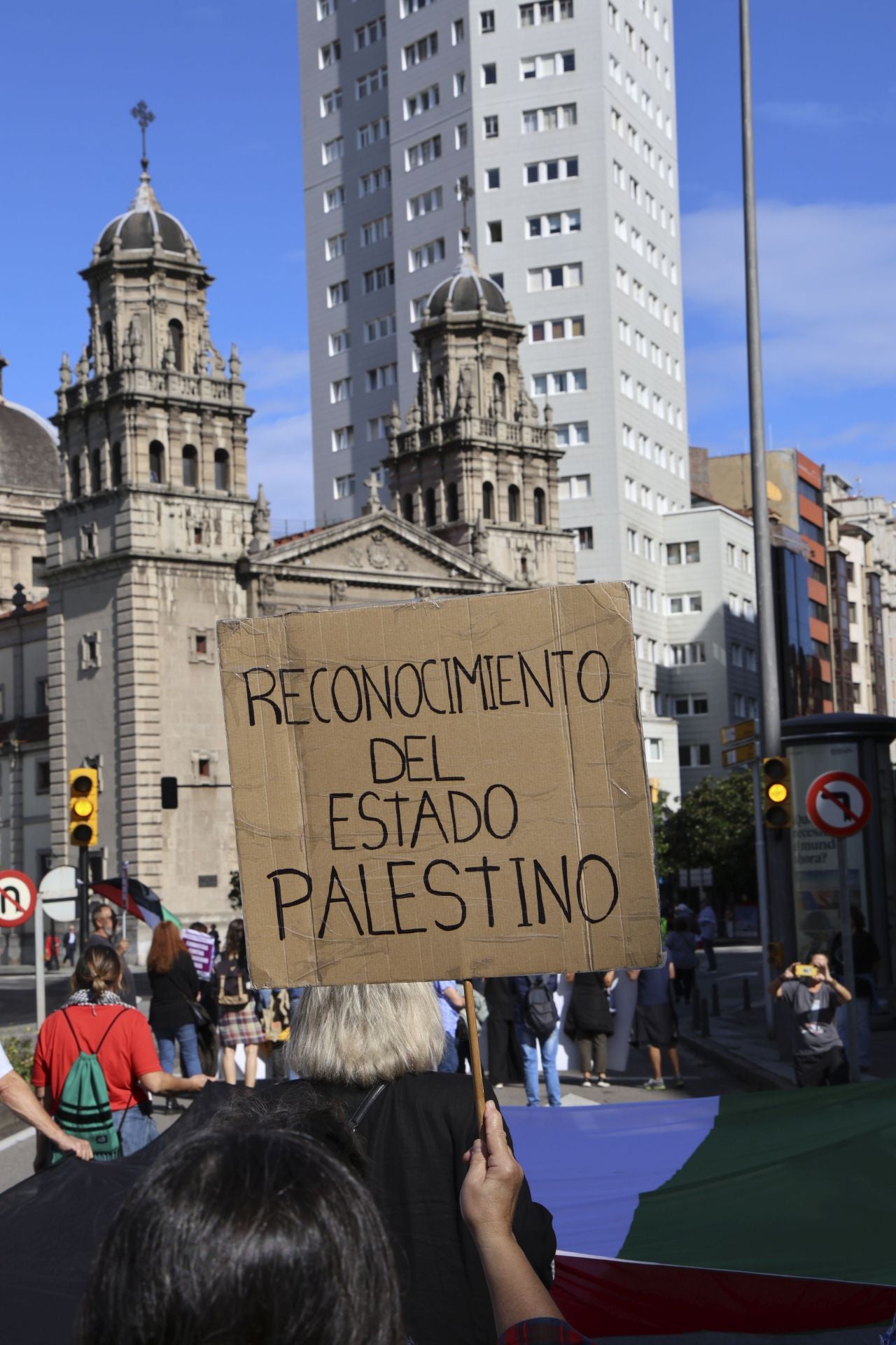 Más de un millar de personas se manifiesta en Gijón en apoyo a Palestina