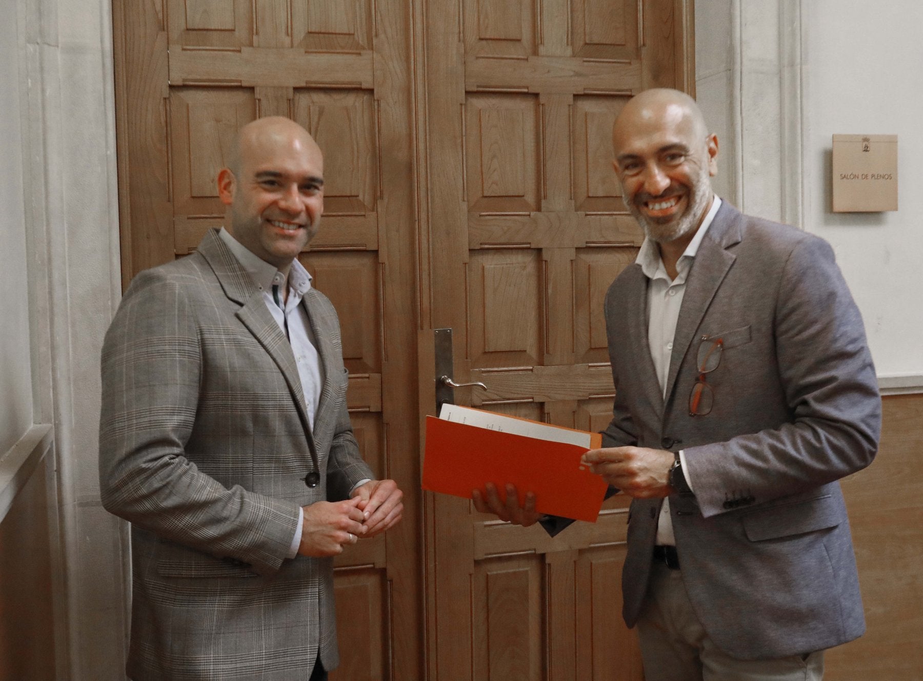 Óliver Suárez, con el presupuesto de Divertia.