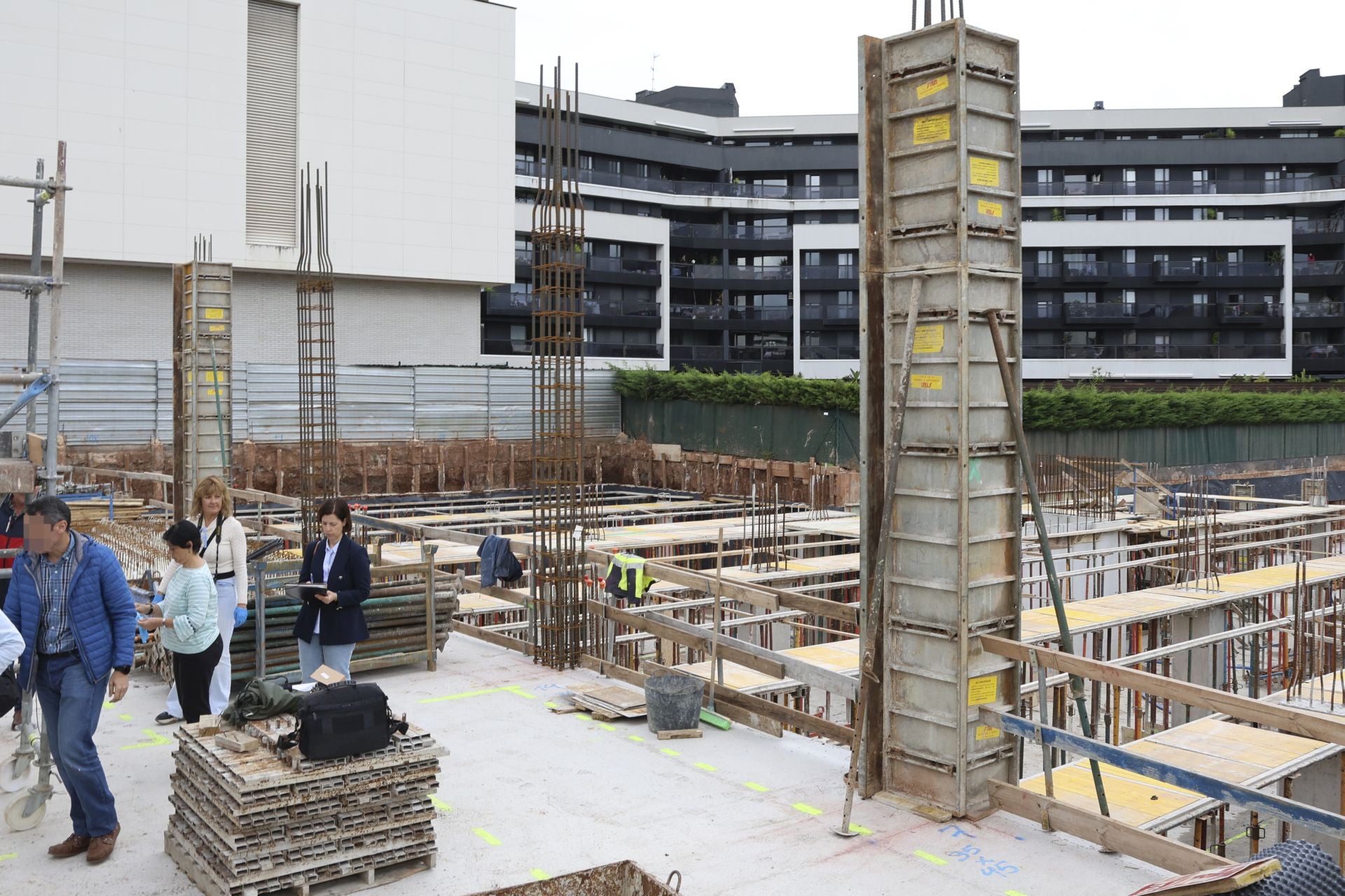 Trágico accidente laboral en Gijón: fallece un trabajador en una obra de Nuevo Roces