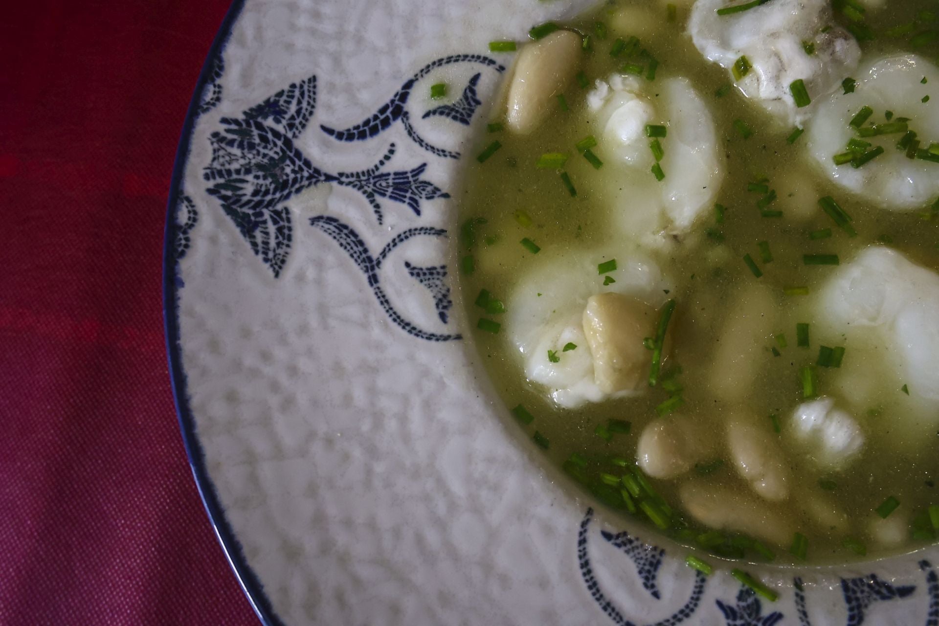 Un plato de fabes con cocochas.