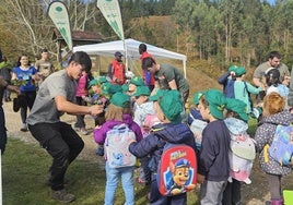 Los más pequeños celebran el Día del Árbol en Piloña