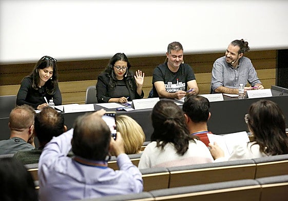 Raquel Martín, Margarita Guerrero, Francisco de Asís y Txema Burgaleta, en la mesa redonda.