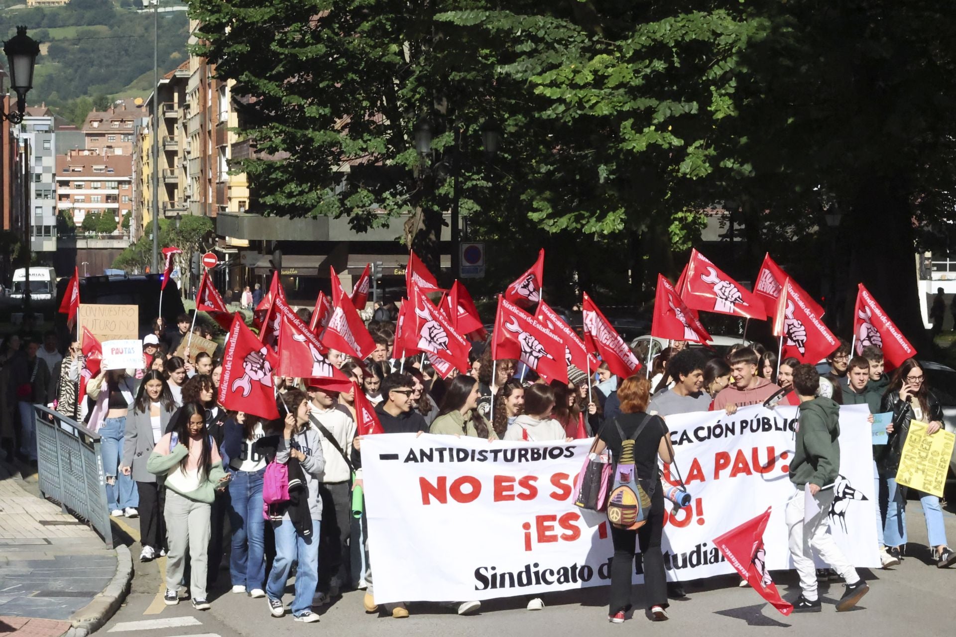 Movilización de estudiantes en Asturias para exigir los modelos de la Selectividad