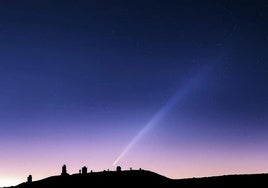 El Cometa C/2023 A3 observado el 1 de octubre de 2024 sobre el Observatorio del Teide (IAC)