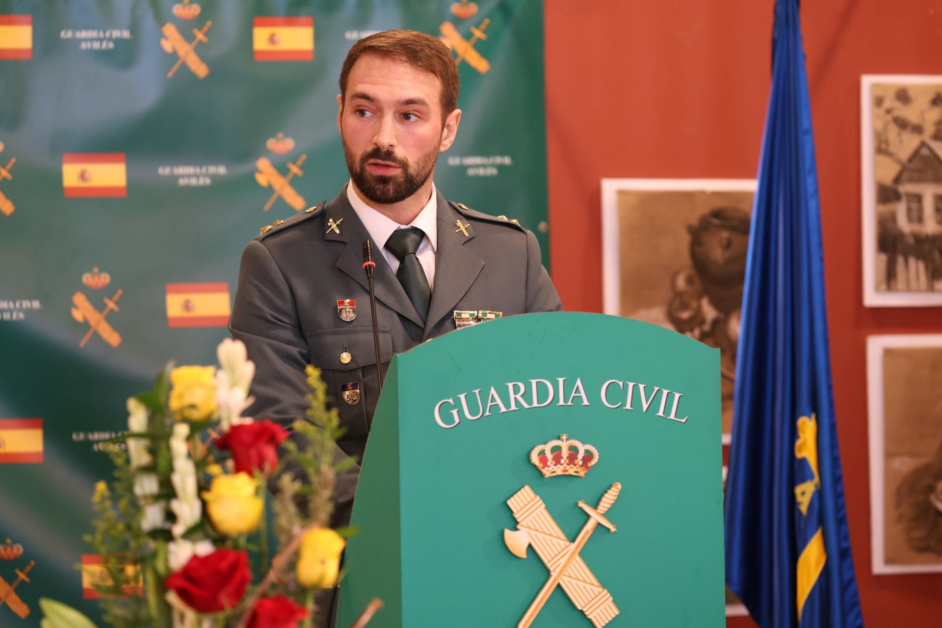 La Guardia Civil celebra el día de su patrona, la Virgen del Pilar, en Avilés