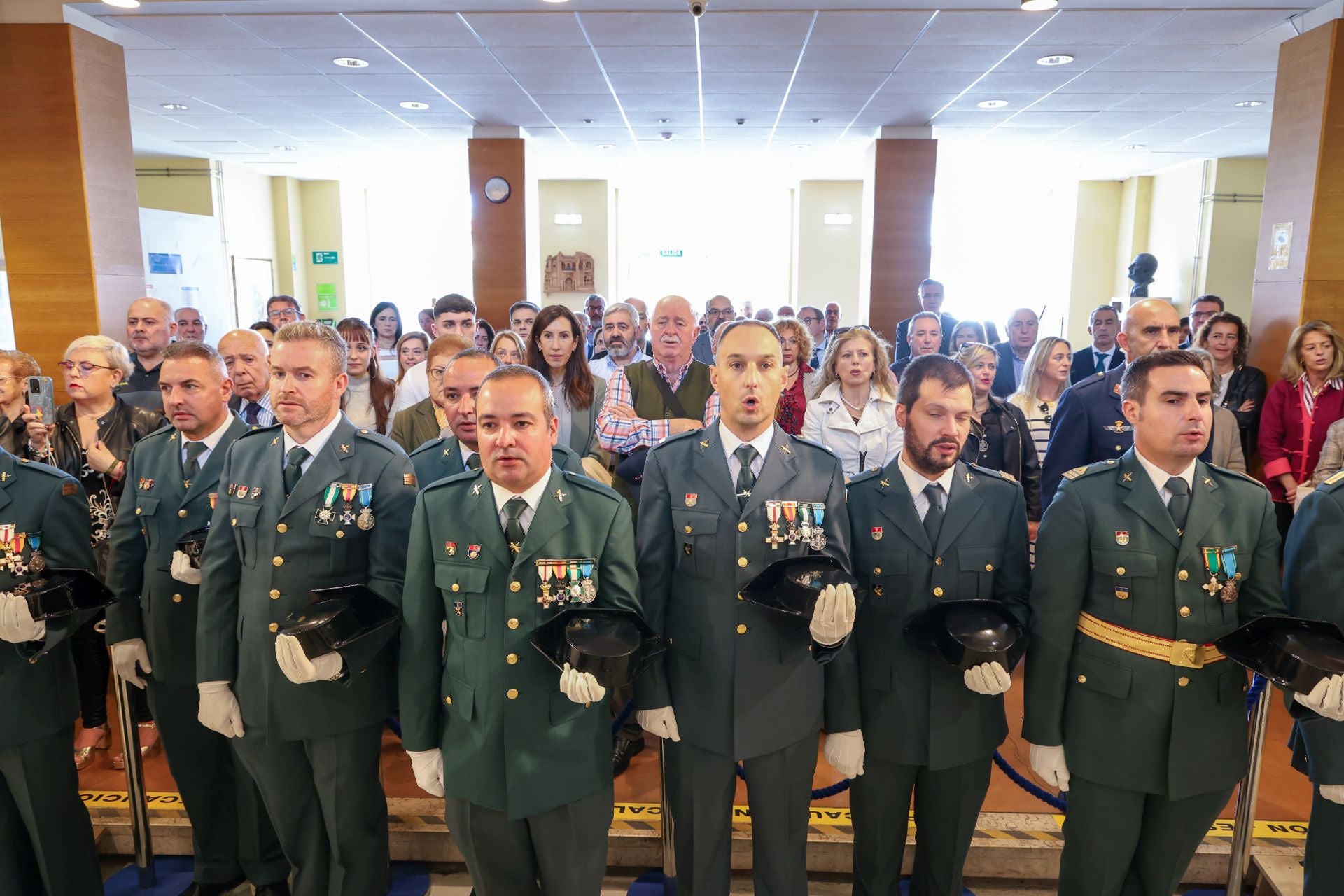 La Guardia Civil celebra el día de su patrona, la Virgen del Pilar, en Avilés