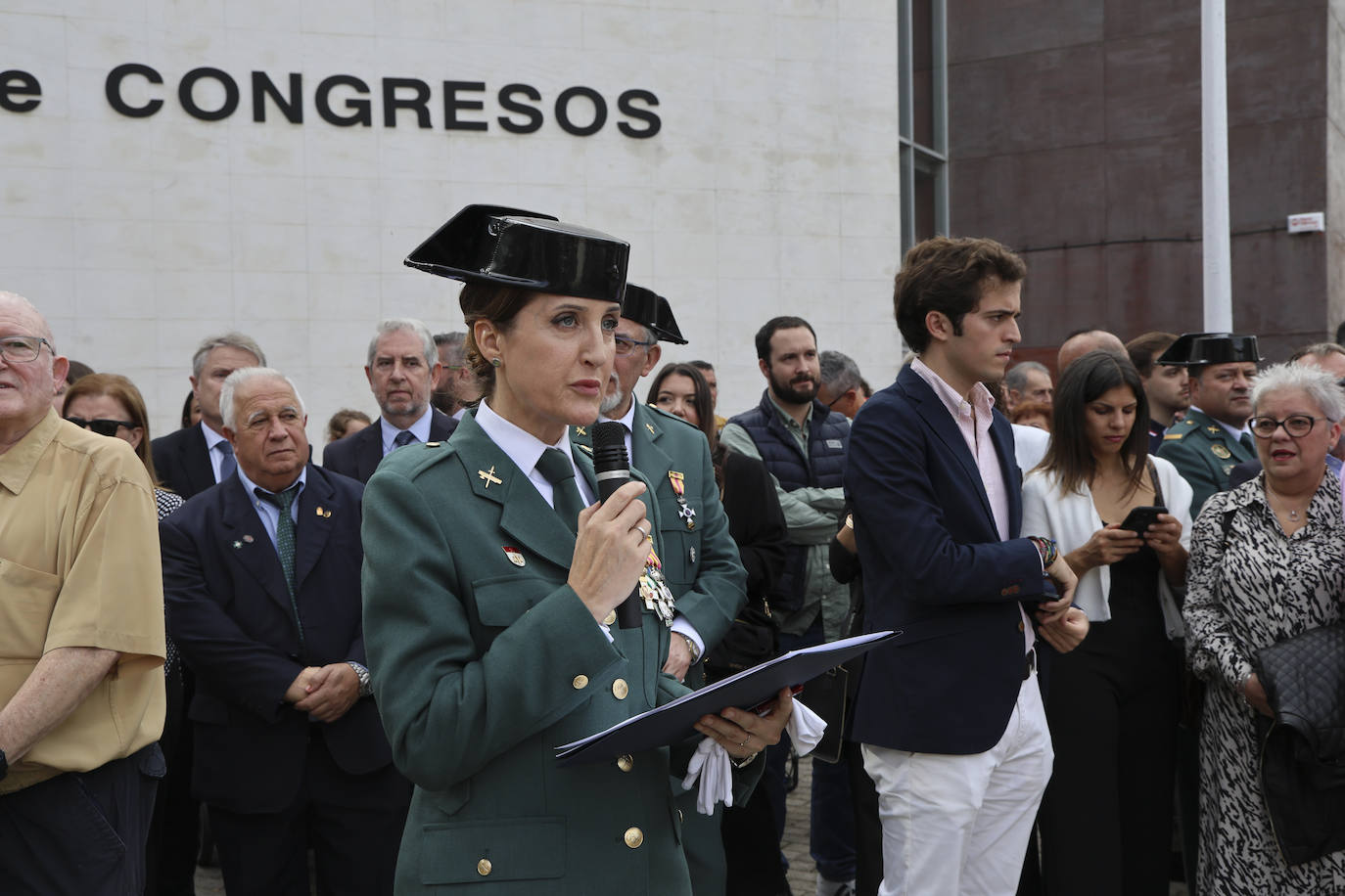 La Guardia Civil celebra el Día del Pilar en Gijón