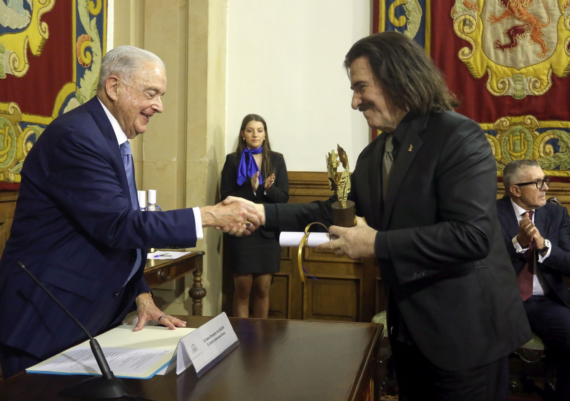 Maribel Verdú, Cayetano Martínez de Irujo o Luis Cobos, en los premios Asicom 2024