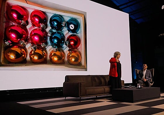 La galardonada Ingrid Daubechies y el catedrático de Didáctica de la Matemática de la Universidad de Oviedo, Luis José Rodríguez Muñiz.