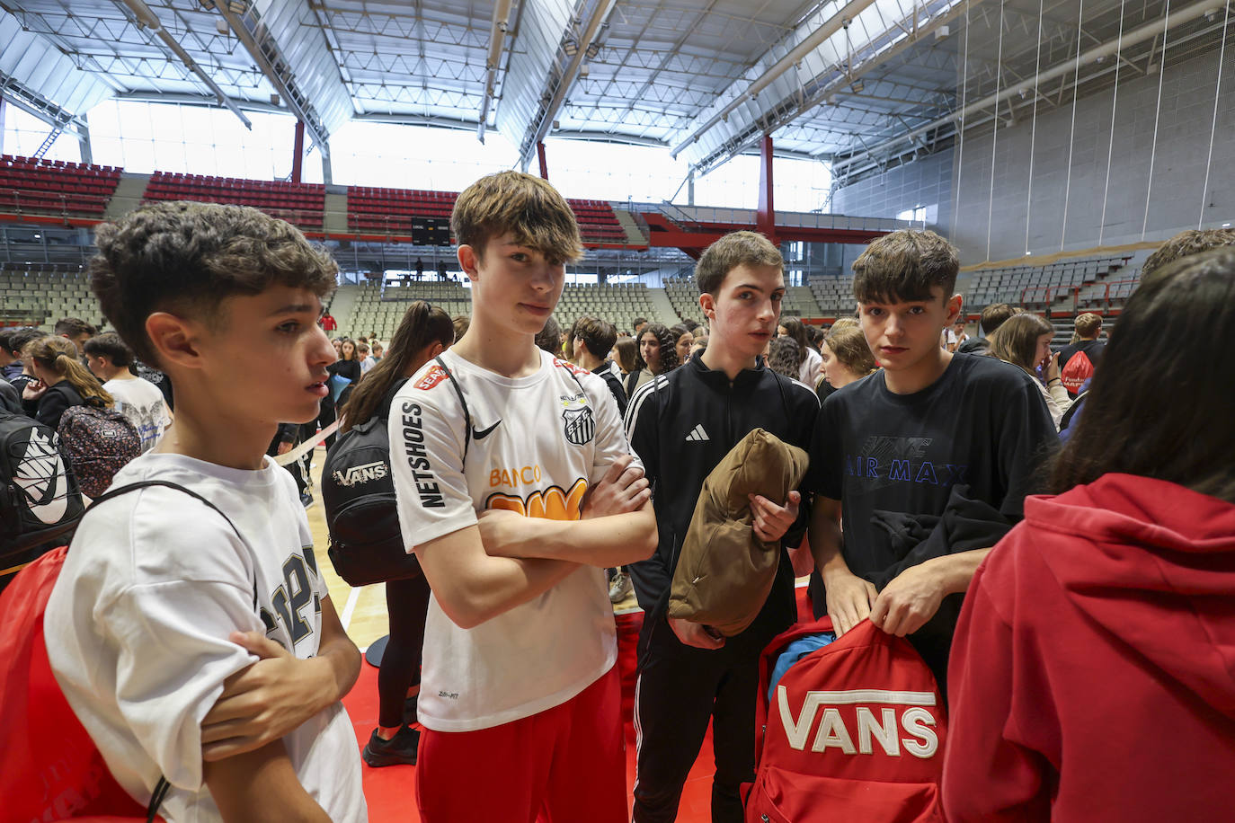 13.000 escolares baten el récord de reanimación simultánea en Gijón