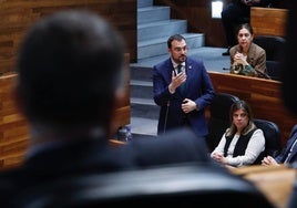 Adrián Barbón, en la Junta General del Principado esta mañana.