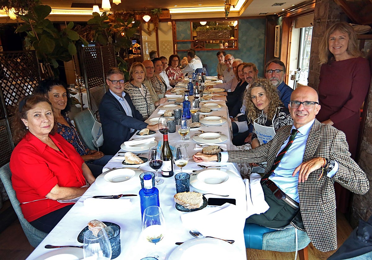 La comida del Desarme reunió a los ediles y la comisión ejecutiva de la AMSO este mediodía.