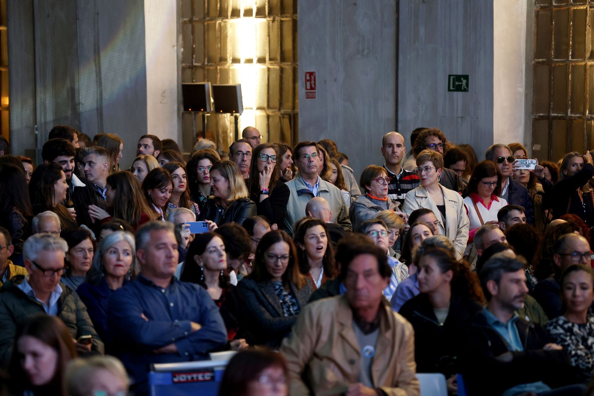 Homenaje a Serrat en la Fábrica de Armas