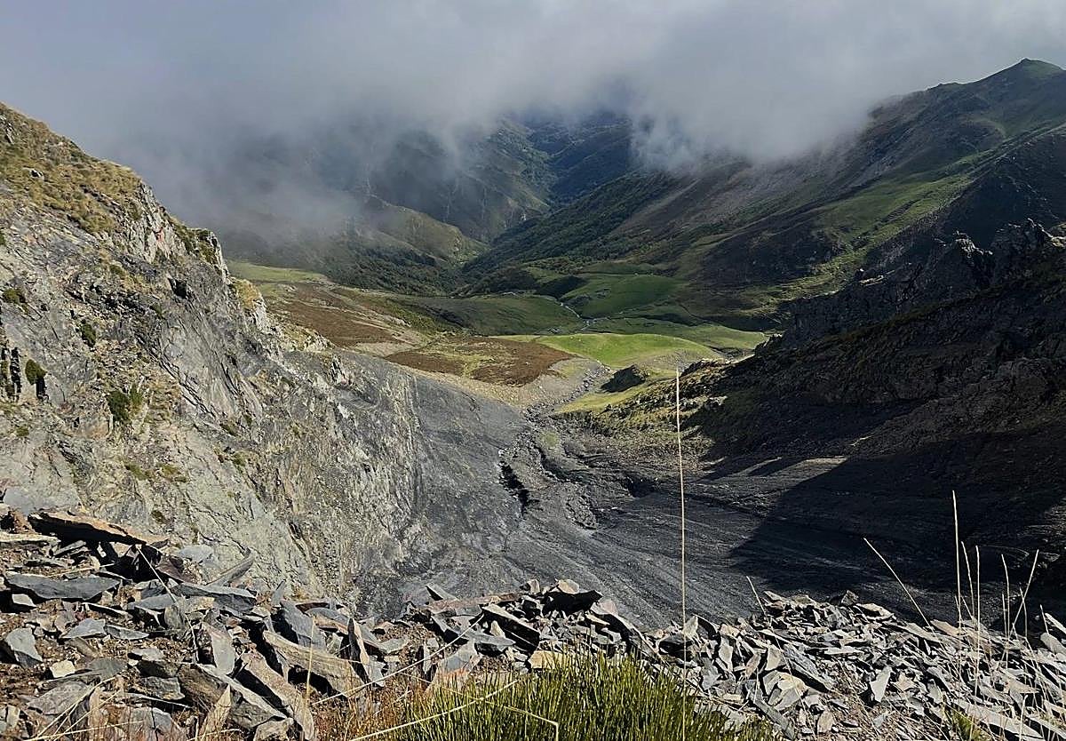 Imagen principal - El recorrido desde Tonín de Arbás hasta el Estorbín de Valverde discurre por un paisaje de valle acogedor y tranquilo 