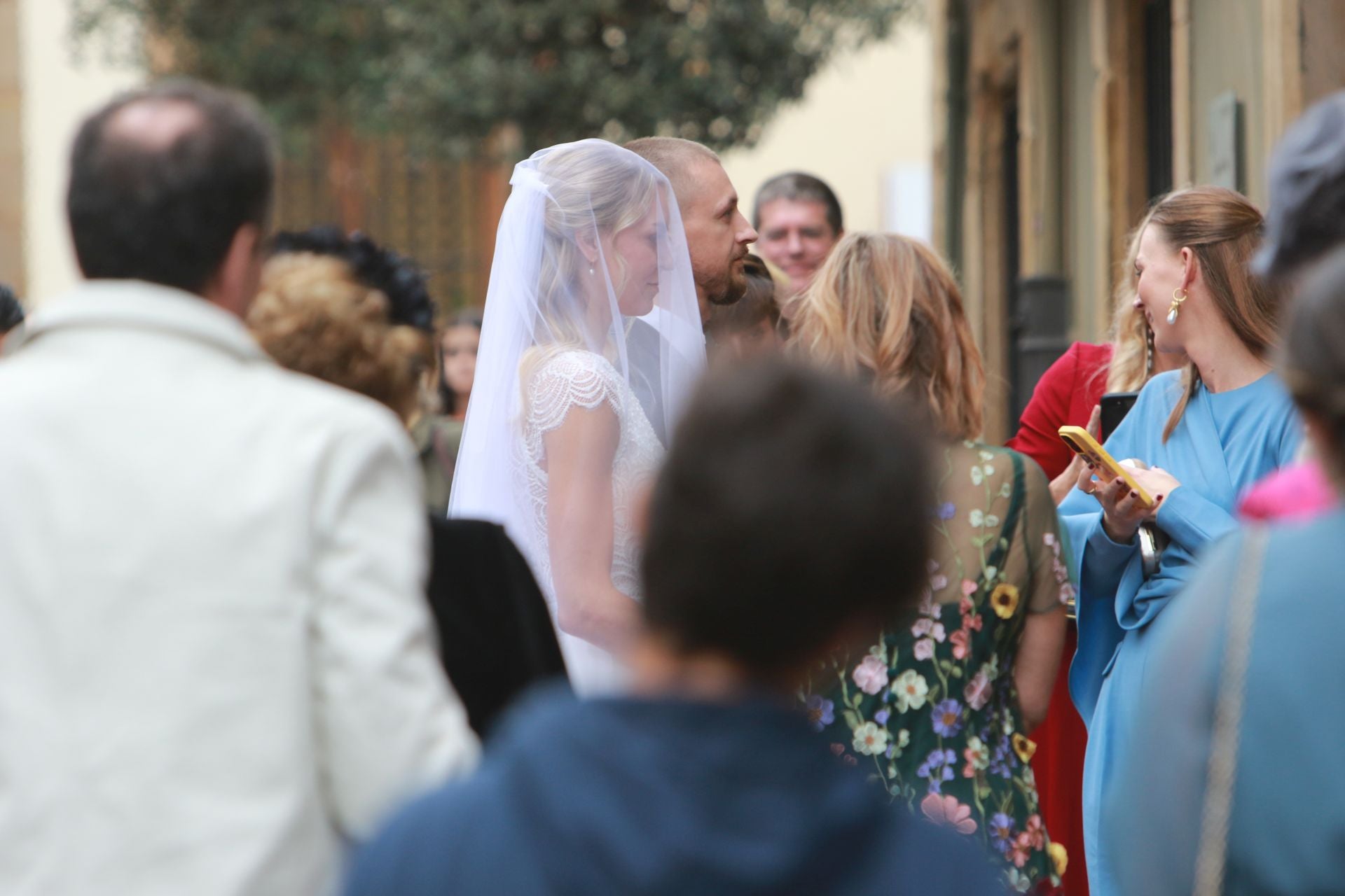 Derroche de estilo y elegancia en una boda con arraigo en Gijón