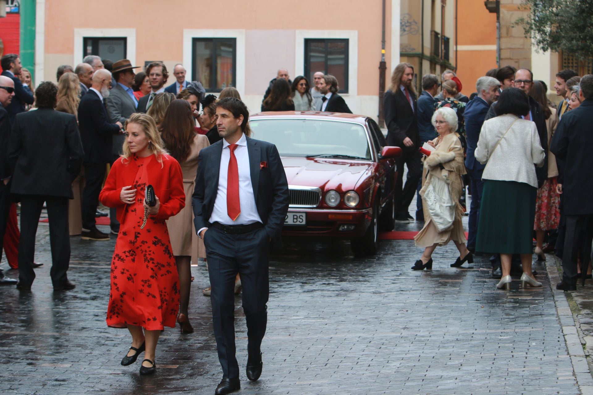 Derroche de estilo y elegancia en una boda con arraigo en Gijón