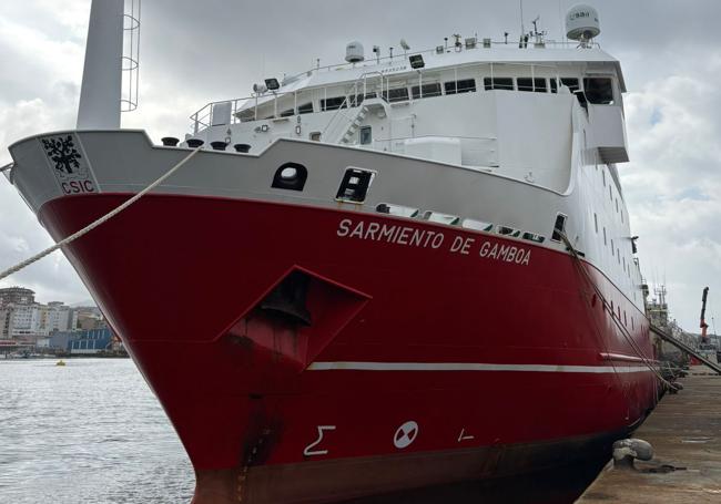 Buque Sarmiento de Gamboa momentos antes de zarpar del puerto de Vigo.