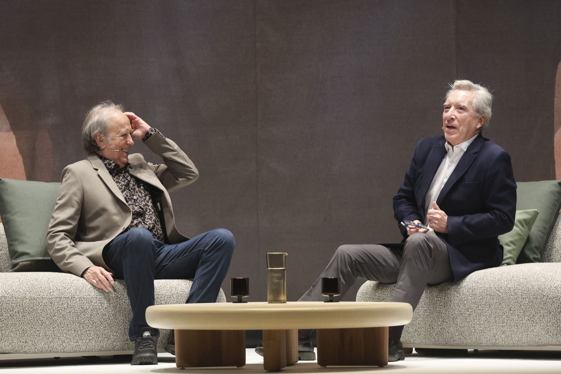 Los mejores momentos de la charla entre Joan Manuel Serrat e Iñaki Gabilondo en el Teatro Jovellanos