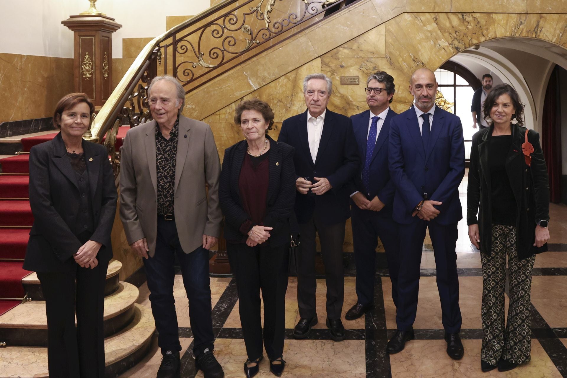 Los mejores momentos de la charla entre Joan Manuel Serrat e Iñaki Gabilondo en el Teatro Jovellanos