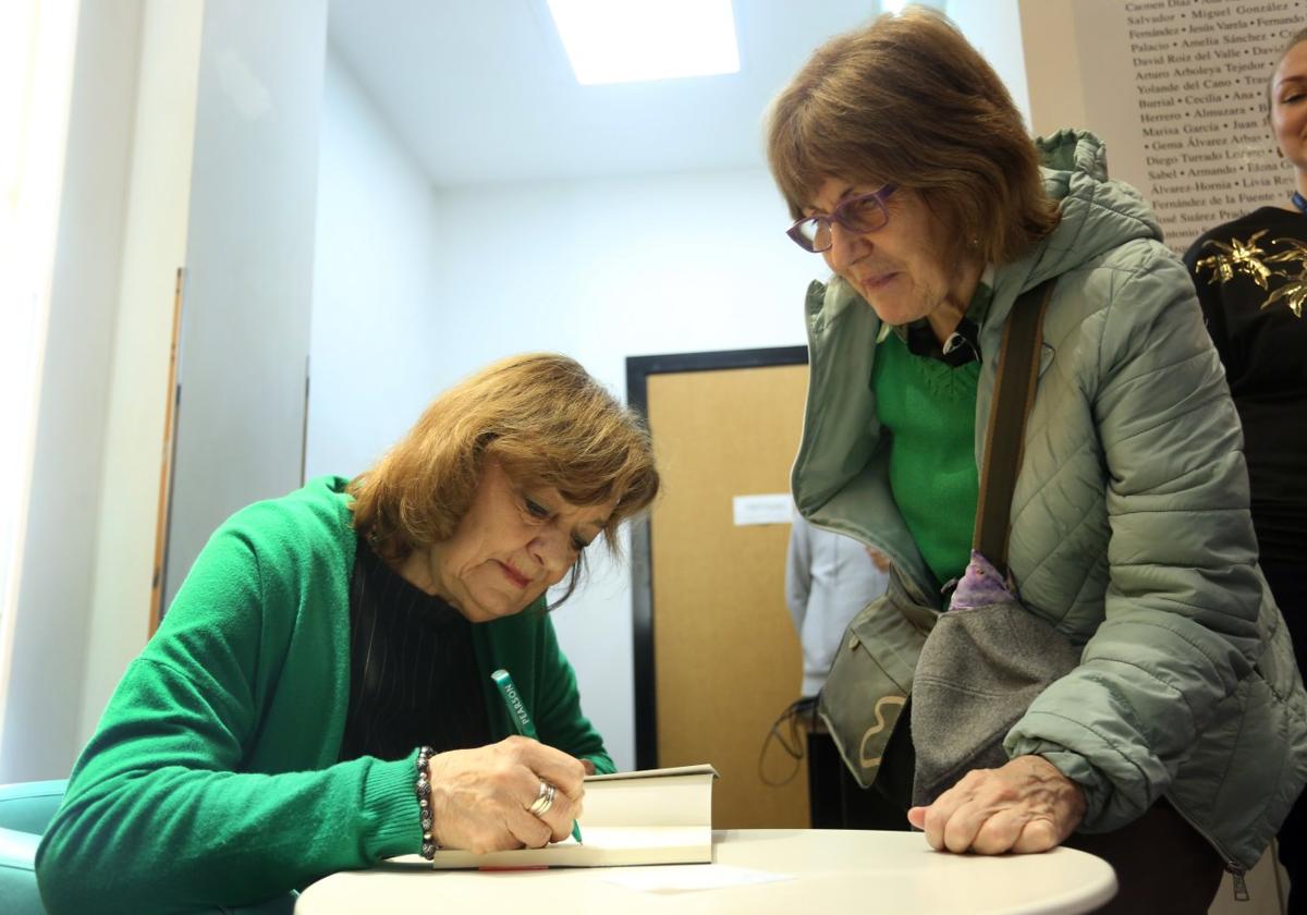 Ana Blandiana, una poeta arropada por la complicidad de sus lectores