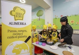 ¡Oído cocina! Los alumnos asturianos se convierten en mini chefs de la mano de Alimerka