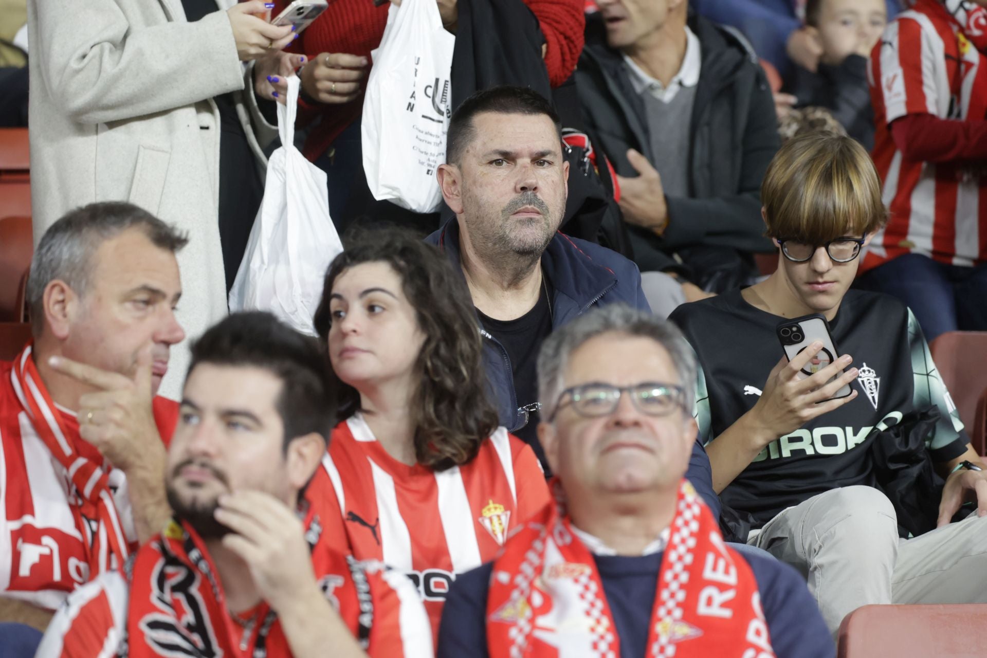 ¿Estuviste en el Sporting - Huesca? ¡Búscate!